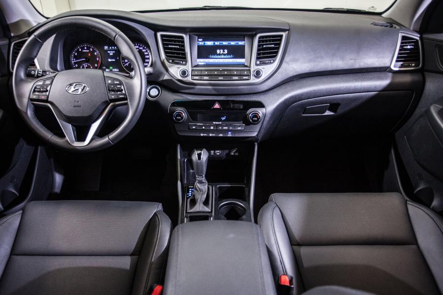 Торпедо Hyundai Tucson 2016 года  (LA) (фото 2 из 8)